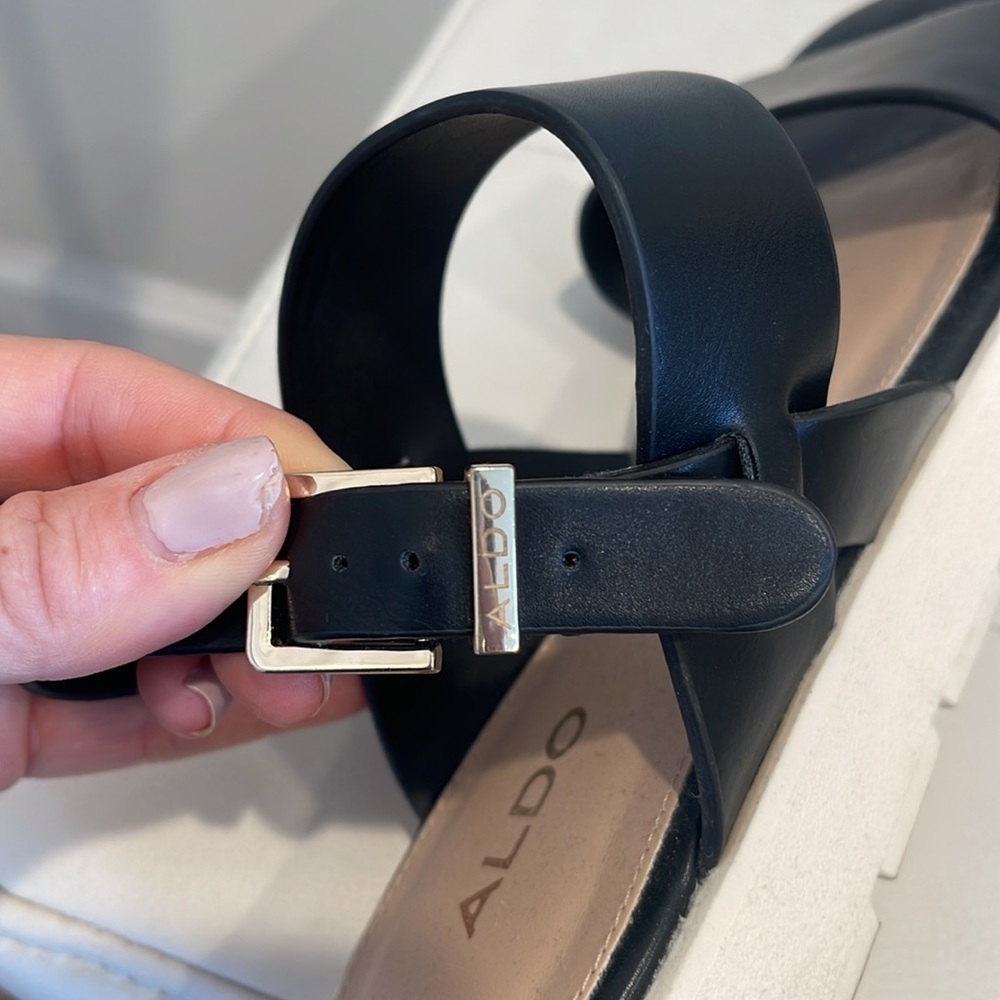Aldo Black low platform sandal with buckle size 8.5 - Picture 4 of 4